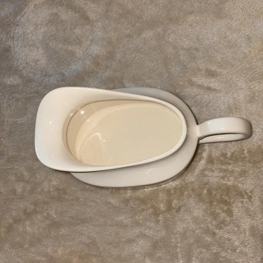 Charlton Hall By Kobe Classic Traditions of Christmas Gravy Boat